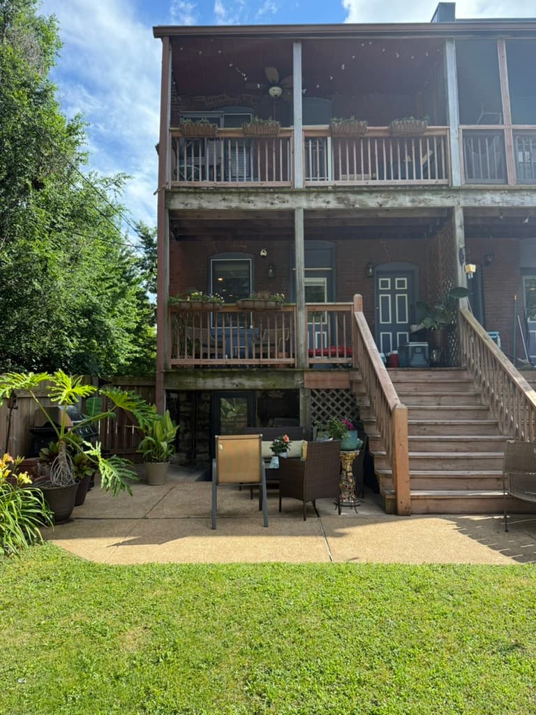 Professionally maintained lawn in St. Louis